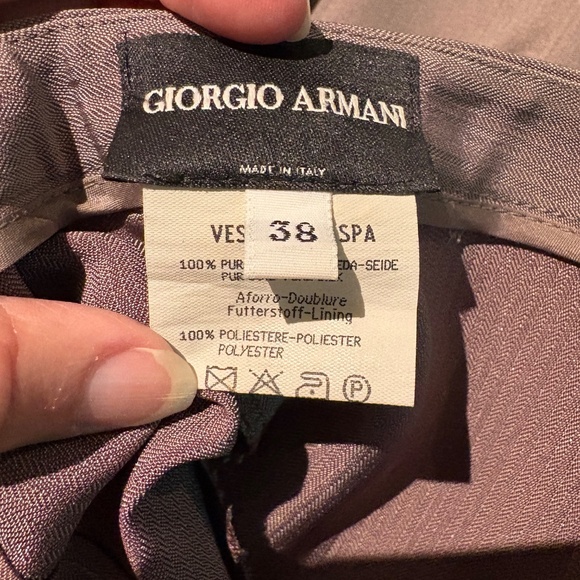 Gorgeous vintage Giorgio Armani silk suit - size 38/ roughly size 4 - Picture 9 of 13